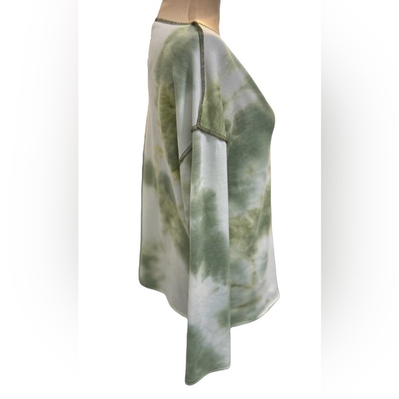 La Miel Women’s Sweatshirt Size Medium V-Neck Long Sleeve Green & White Tie Dye. - Picture 3 of 8